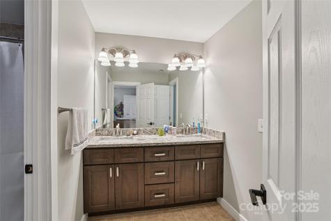 8 Apple Lane Asheville NC 28804