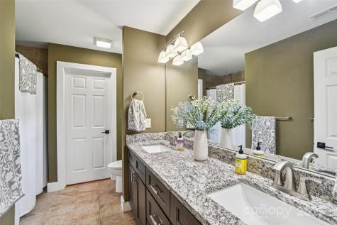 8 Apple Lane Asheville NC 28804