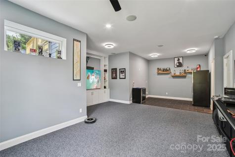 8 Apple Lane Asheville NC 28804