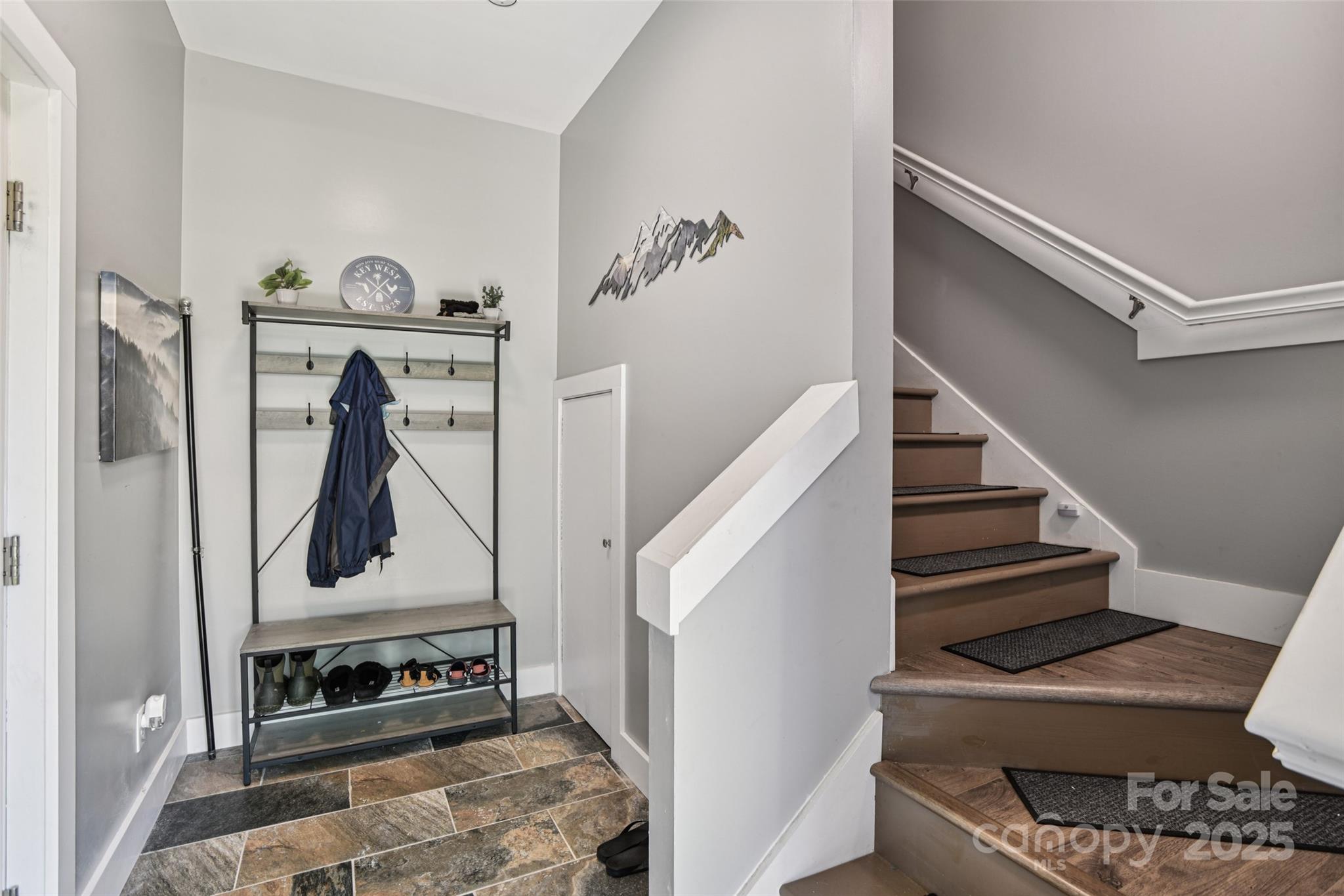 8 Apple Lane Asheville NC 28804