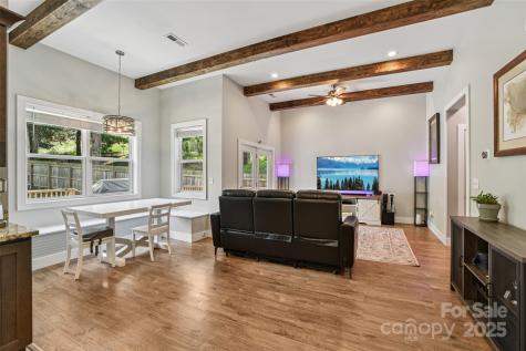 8 Apple Lane Asheville NC 28804