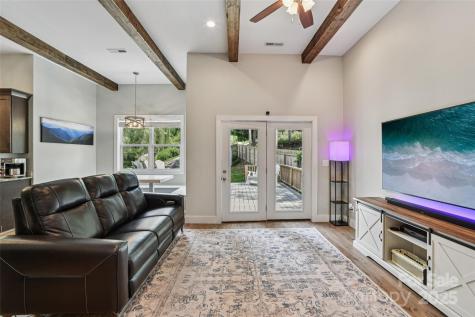 8 Apple Lane Asheville NC 28804