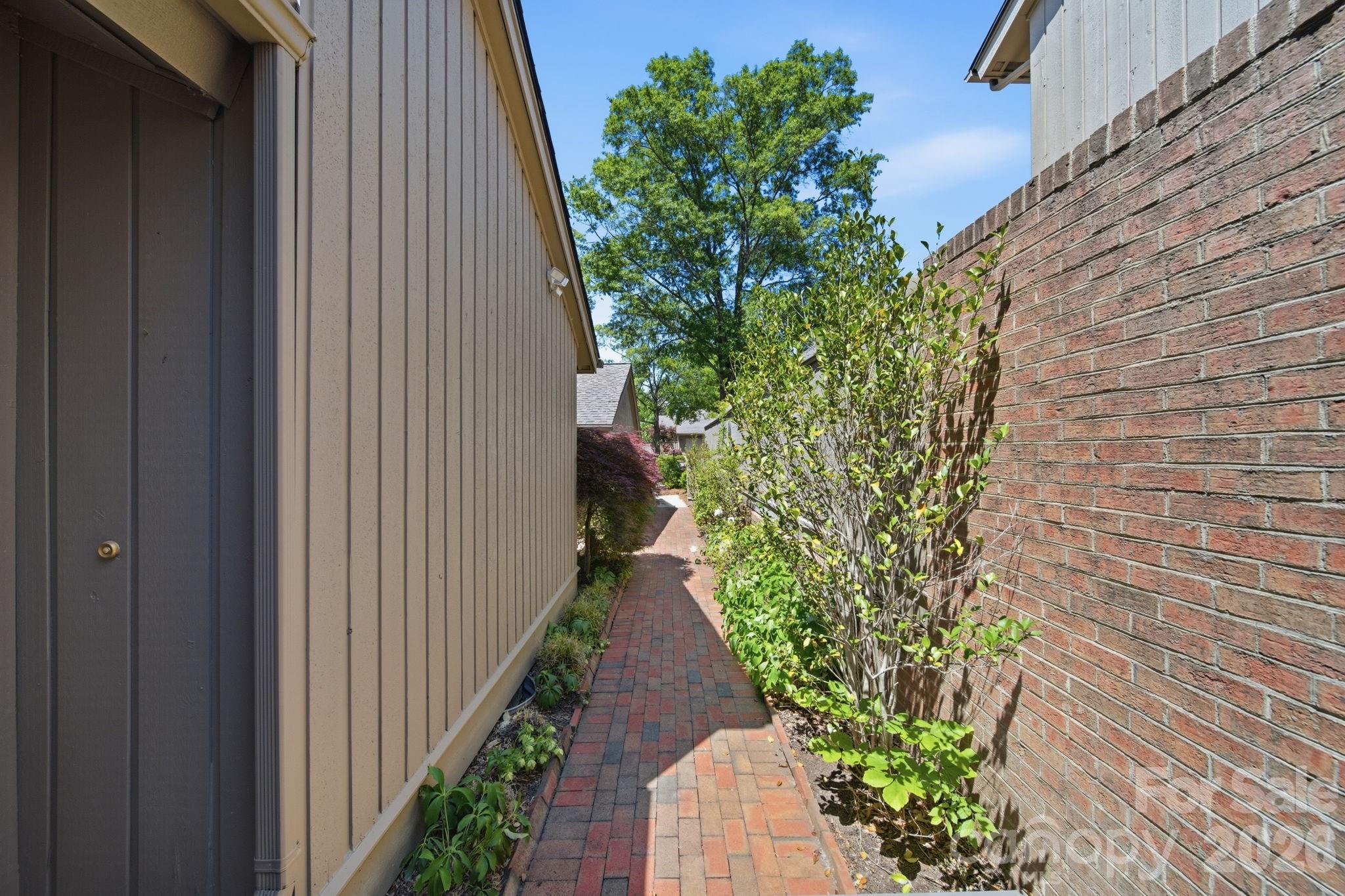5136 Dunes Court Charlotte NC 28226