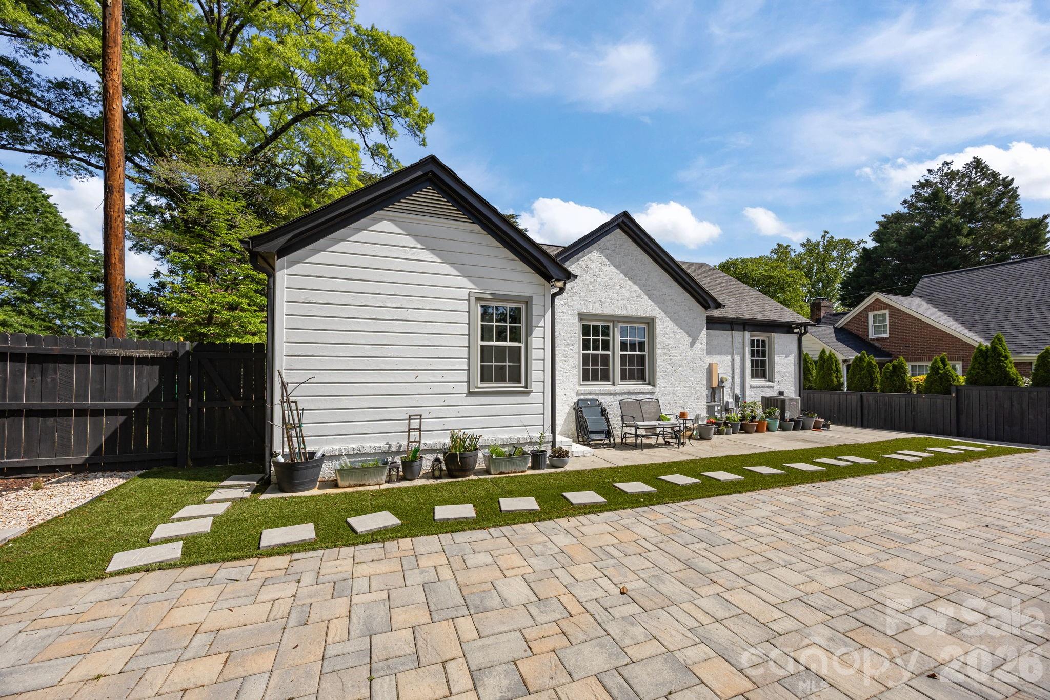 2414 Hassell Place Charlotte NC 28209