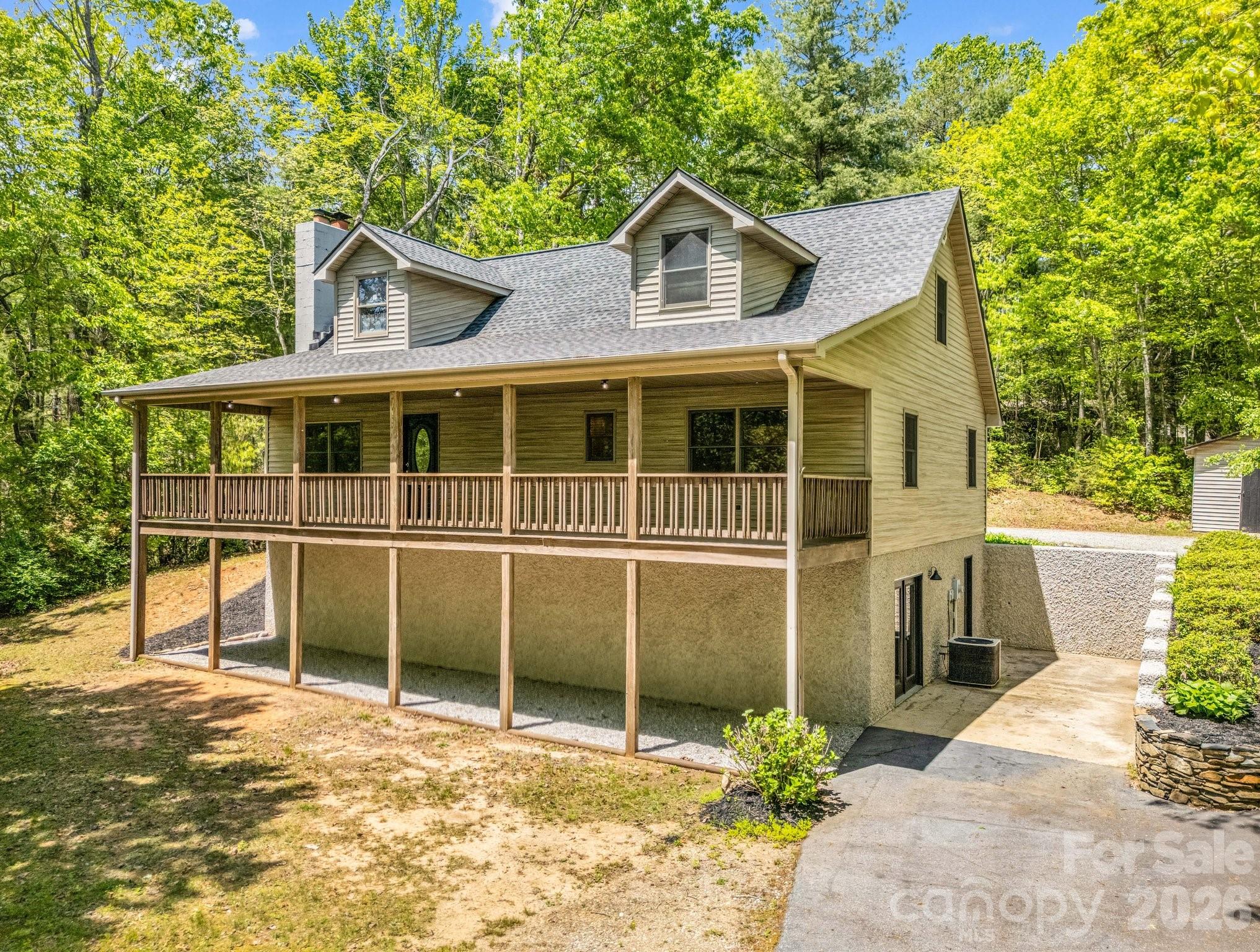 2304 Mountain Page Road Saluda NC 28773