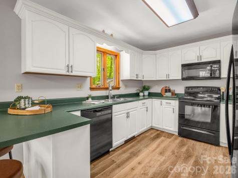 2304 Mountain Page Road Saluda NC 28773