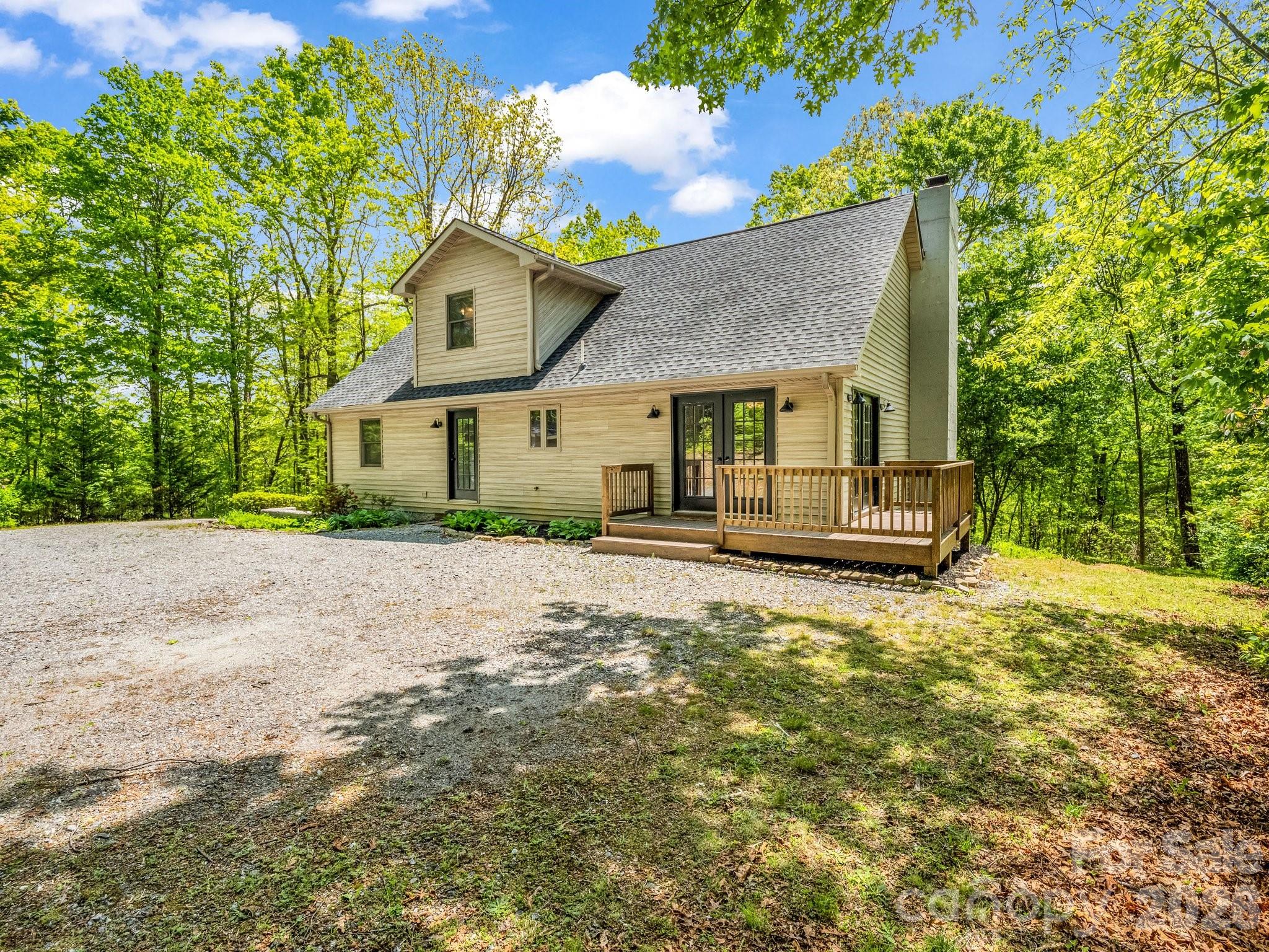 2304 Mountain Page Road Saluda NC 28773