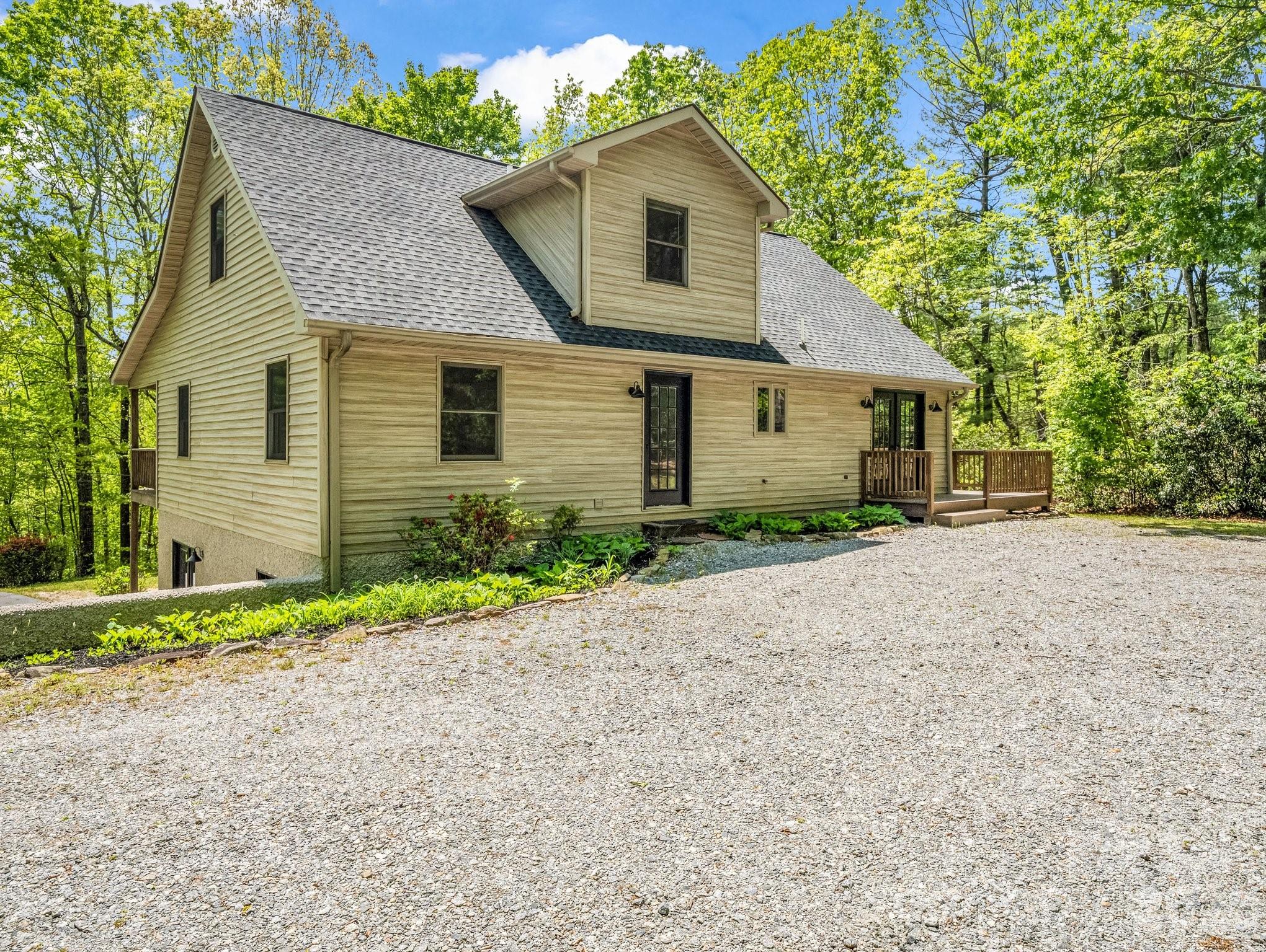 2304 Mountain Page Road Saluda NC 28773