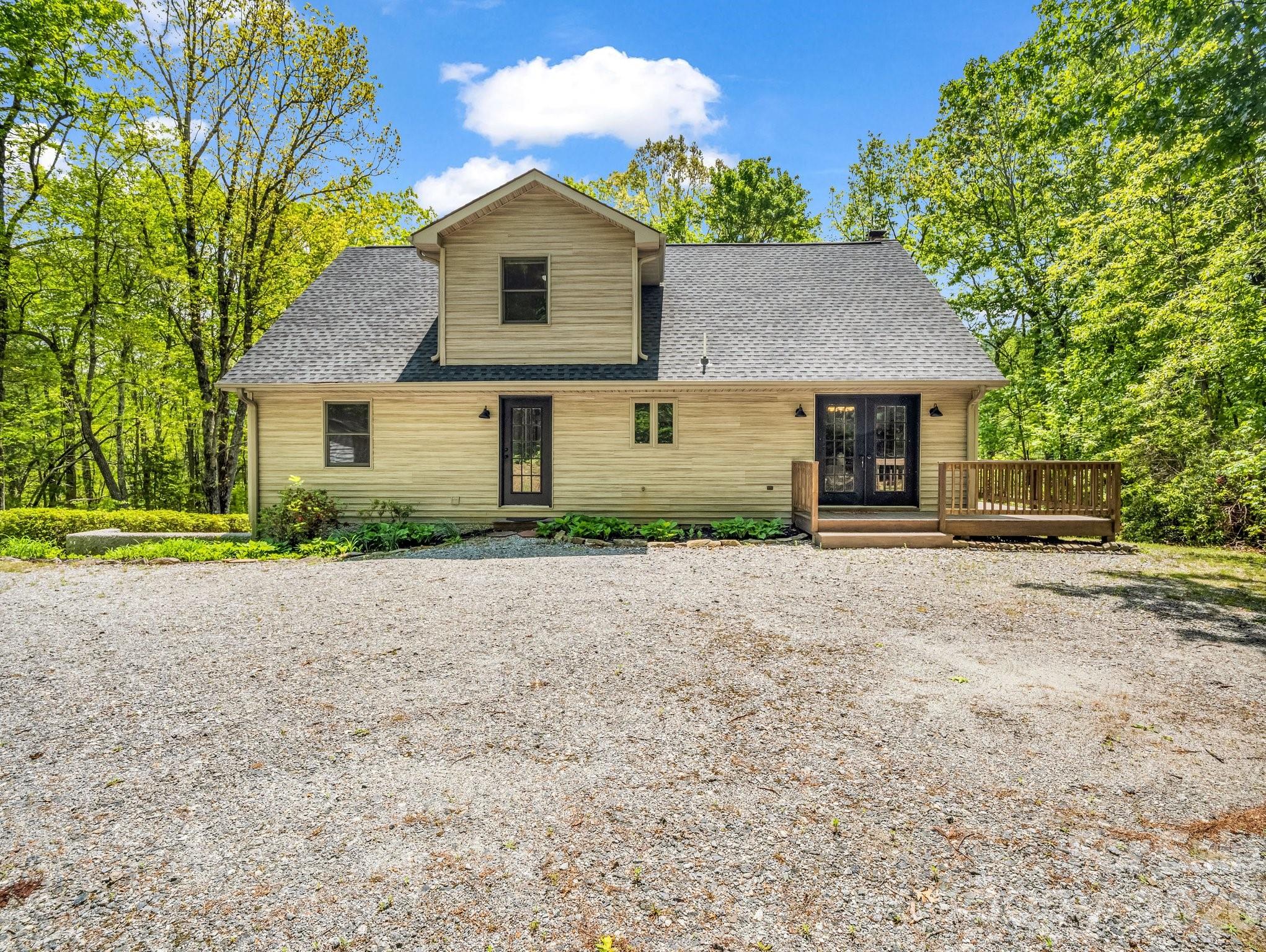 2304 Mountain Page Road Saluda NC 28773