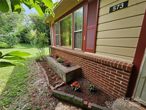 573 Uptons Landing Road Marion NC 28752