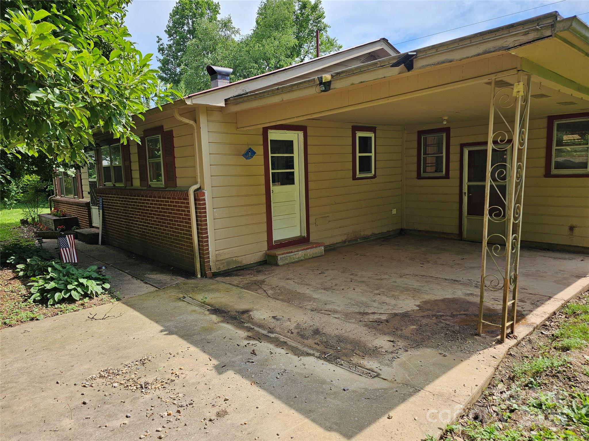 573 Uptons Landing Road Marion NC 28752