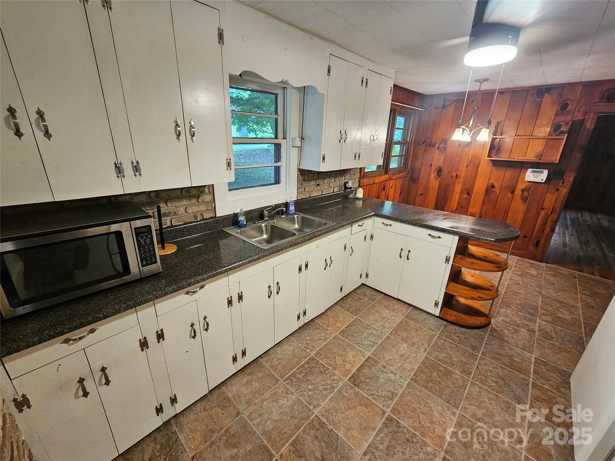 573 Uptons Landing Road Marion NC 28752
