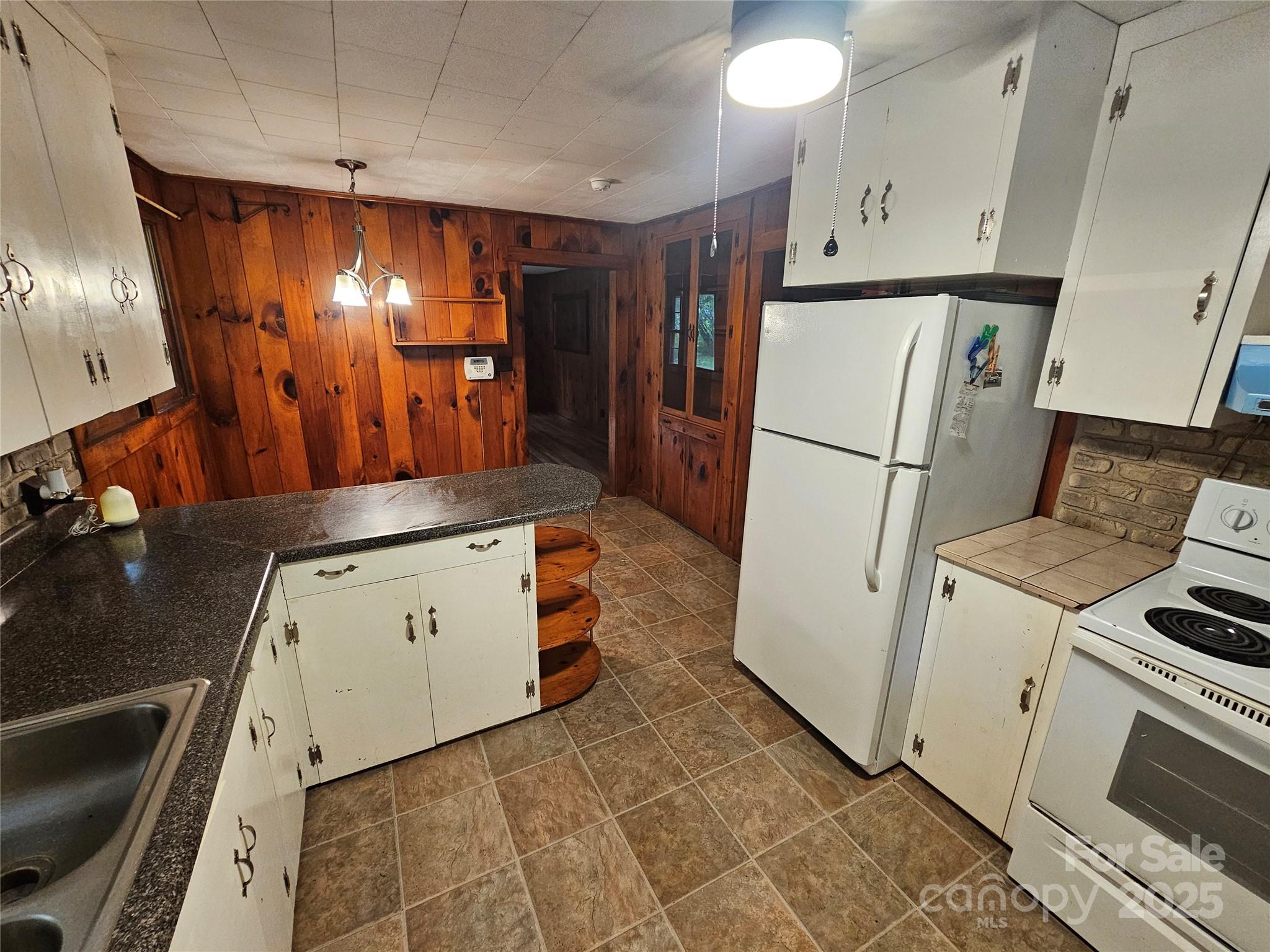 573 Uptons Landing Road Marion NC 28752