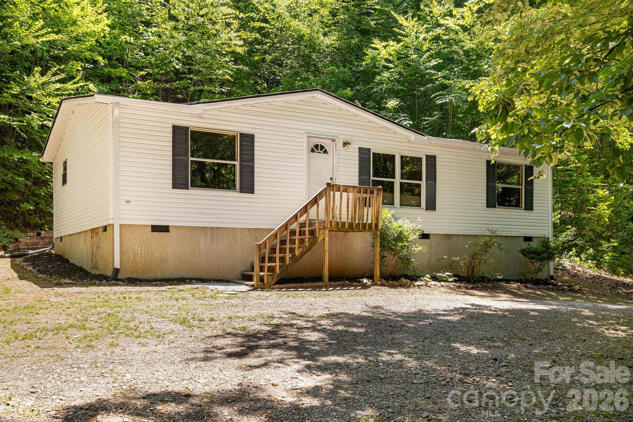 94 Long Ridge Road Candler NC 28715