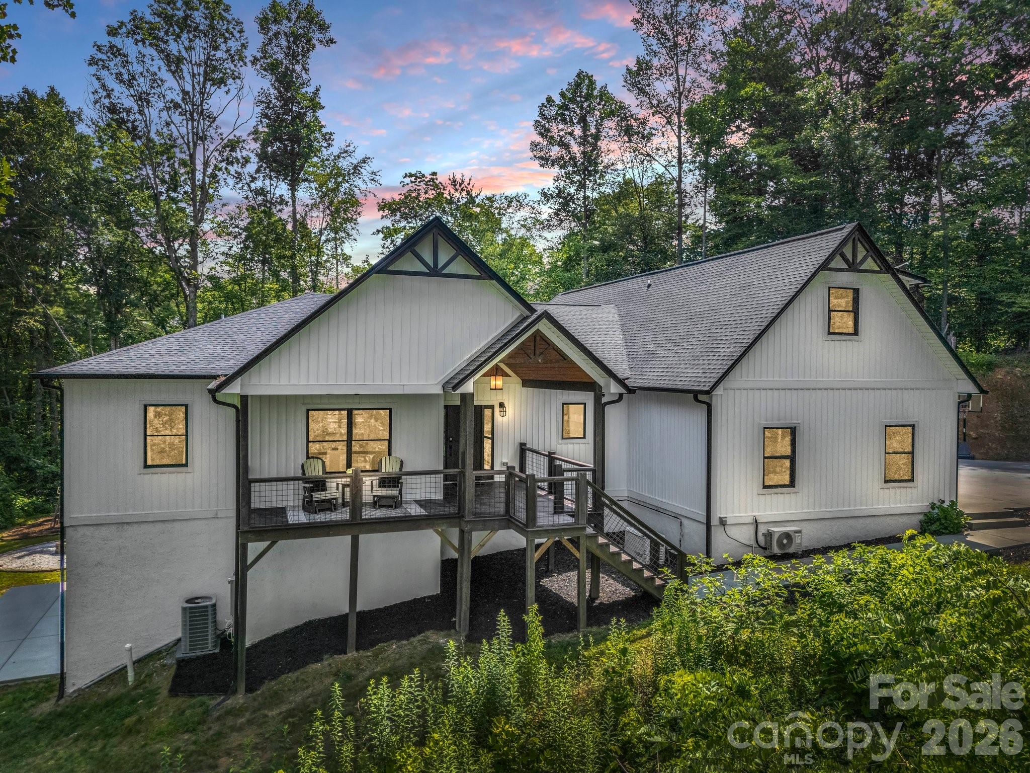 5717 Turnpike Road Horse Shoe NC 28742