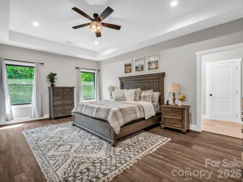 5717 Turnpike Road Horse Shoe NC 28742