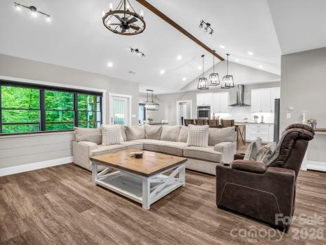5717 Turnpike Road Horse Shoe NC 28742