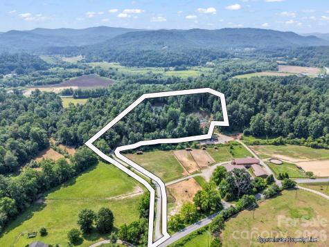 5717 Turnpike Road Horse Shoe NC 28742