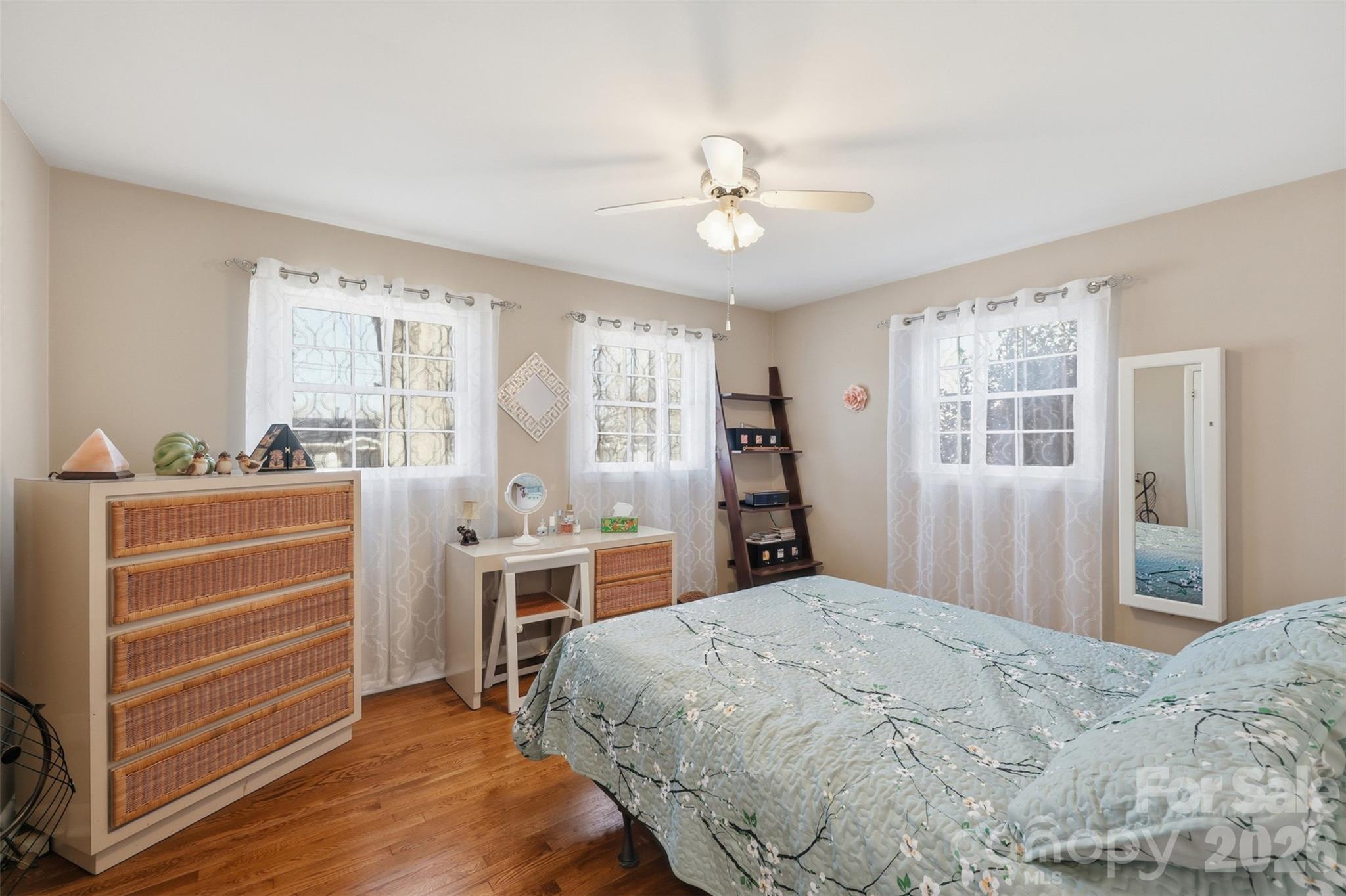 324 17th Avenue NE Hickory NC 28601