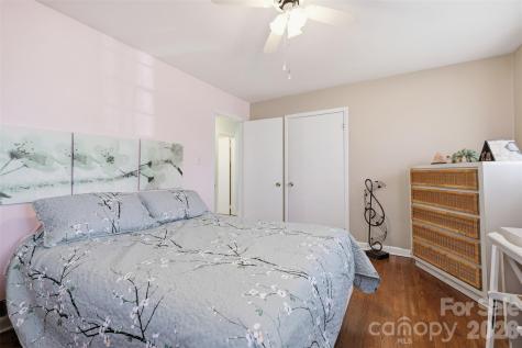 324 17th Avenue NE Hickory NC 28601