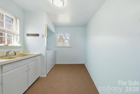324 17th Avenue NE Hickory NC 28601
