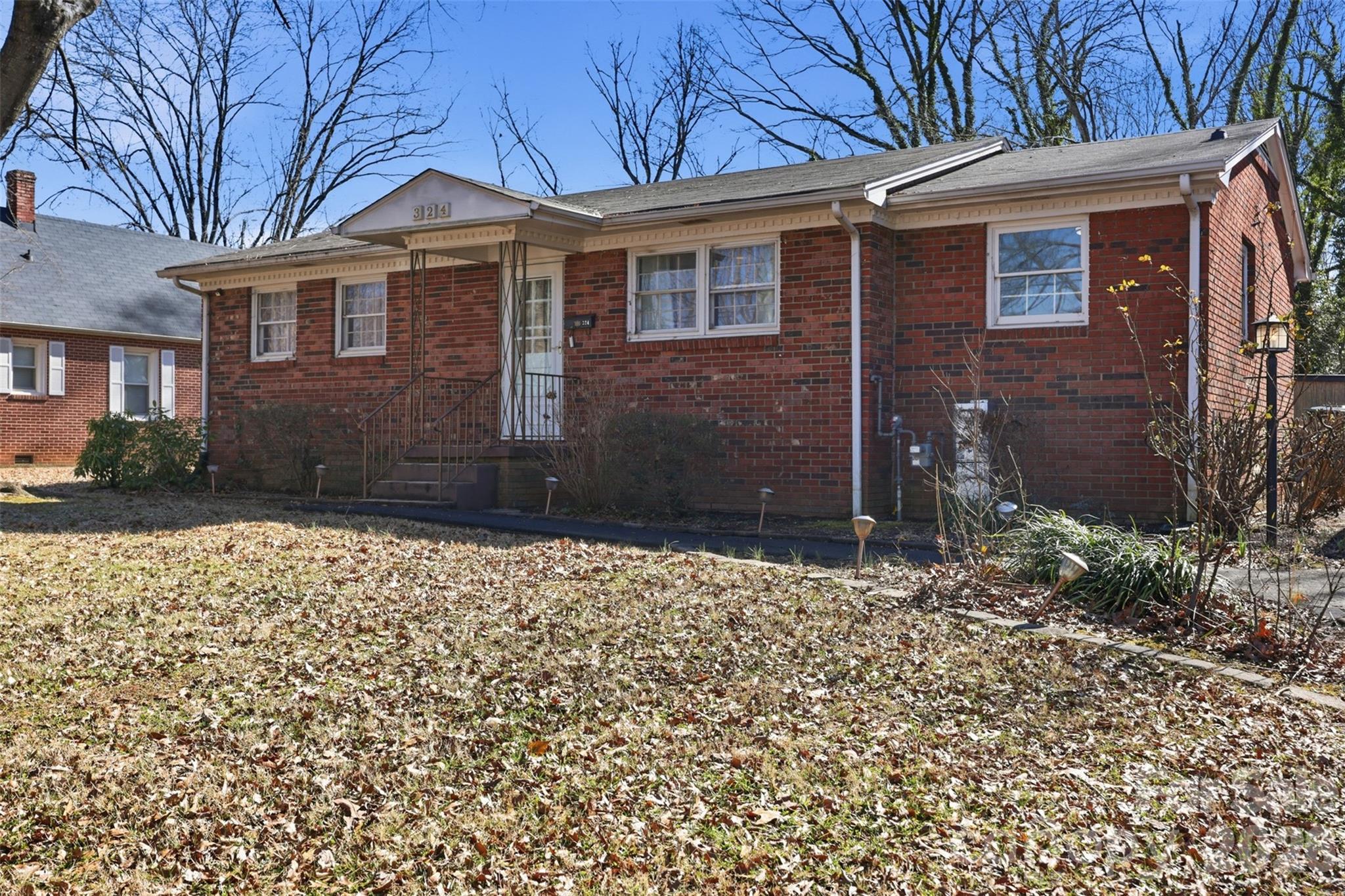 324 17th Avenue NE Hickory NC 28601