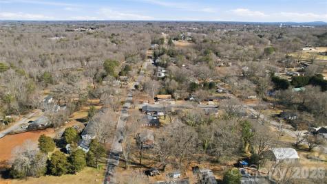 324 17th Avenue NE Hickory NC 28601