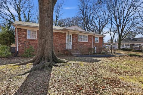 324 17th Avenue NE Hickory NC 28601
