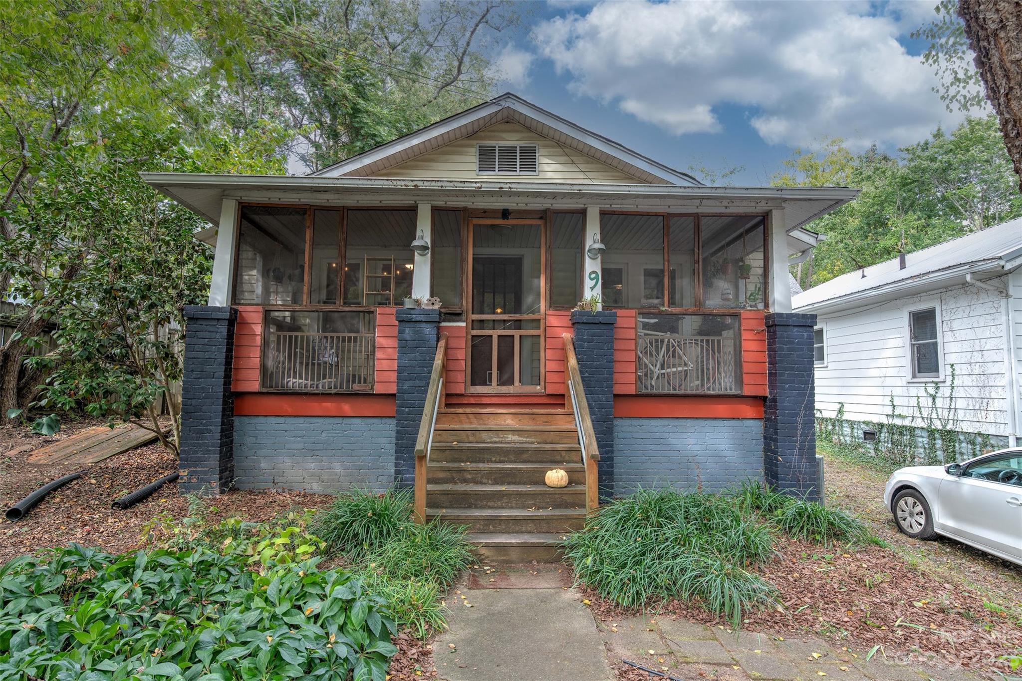 9 Tarpon Avenue Asheville NC 28806