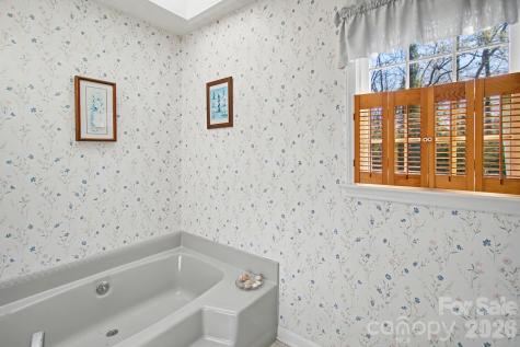 21 Sydney Lane Asheville NC 28806