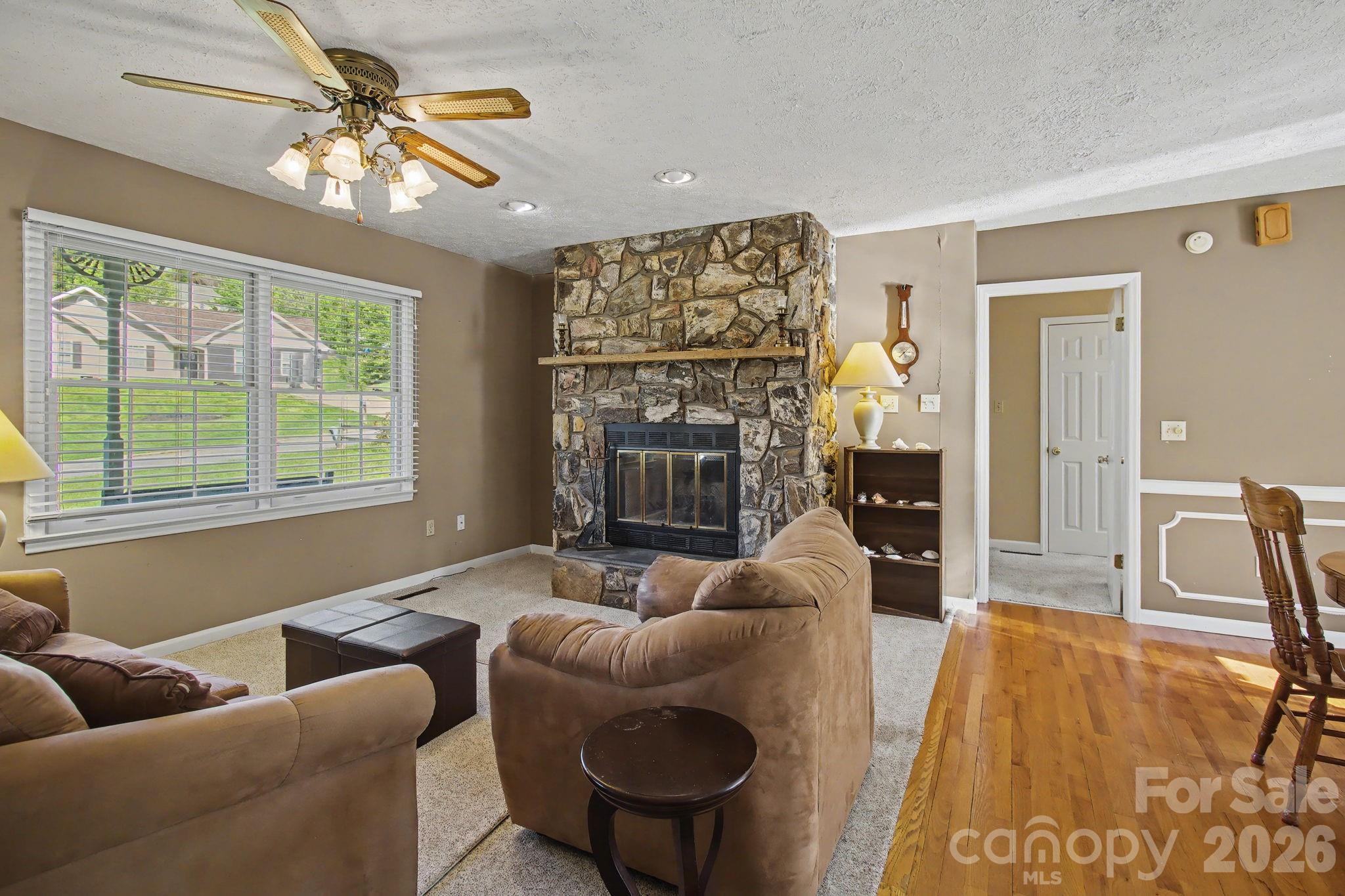 21 Sydney Lane Asheville NC 28806