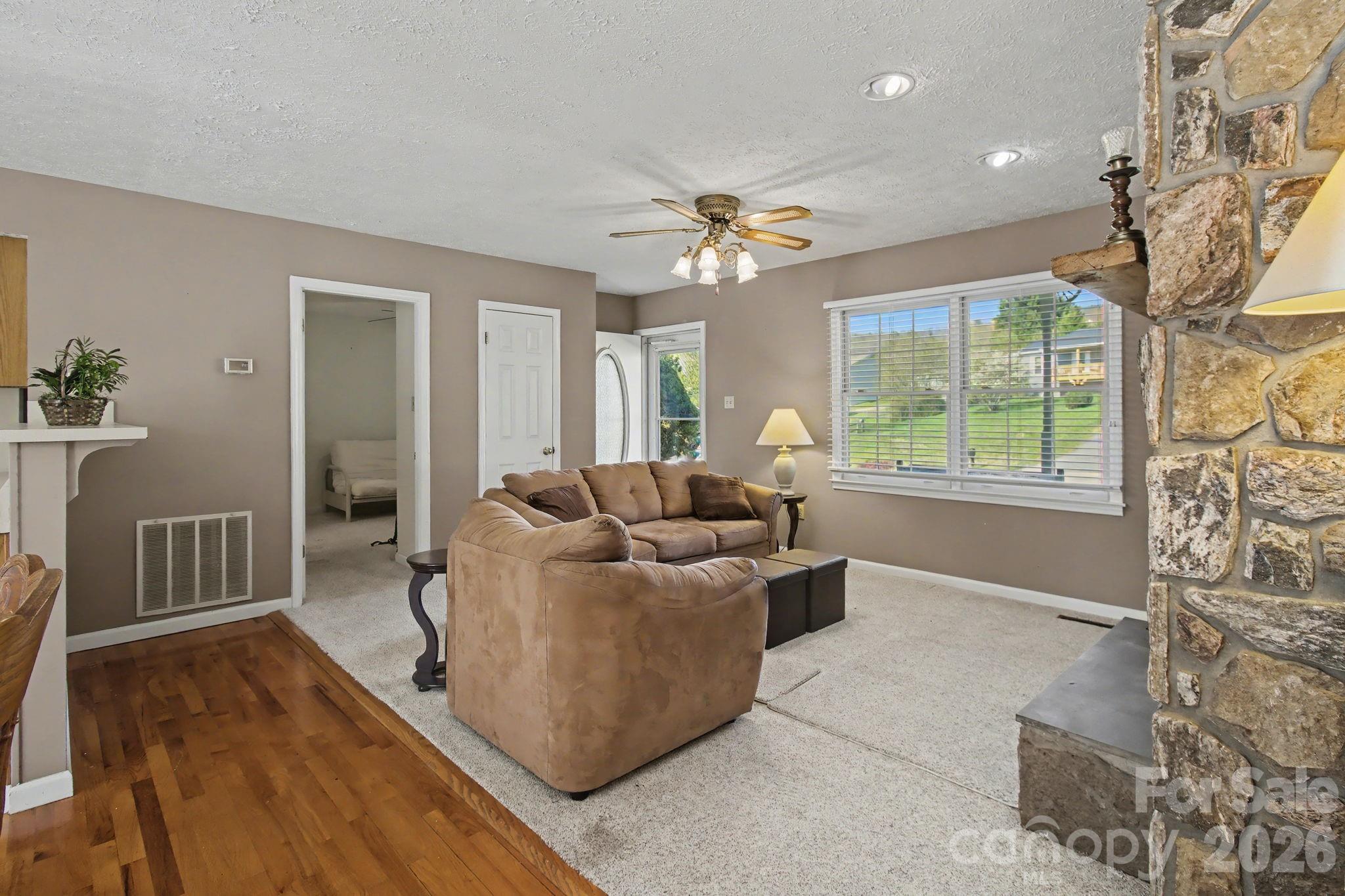 21 Sydney Lane Asheville NC 28806