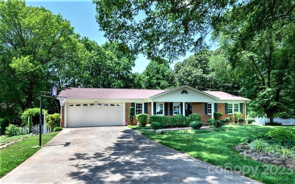 3805 22nd Street Court NE Hickory NC 28601