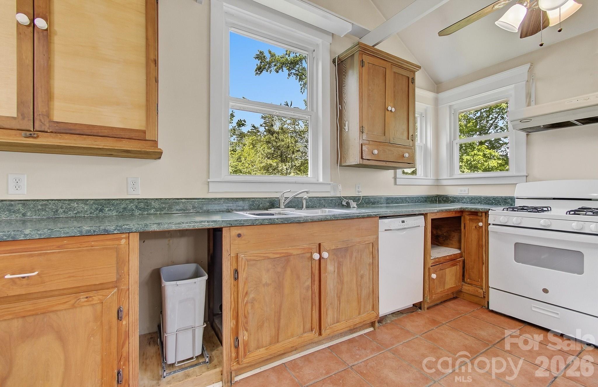 479 Street Pauls Road Hendersonville NC 28792