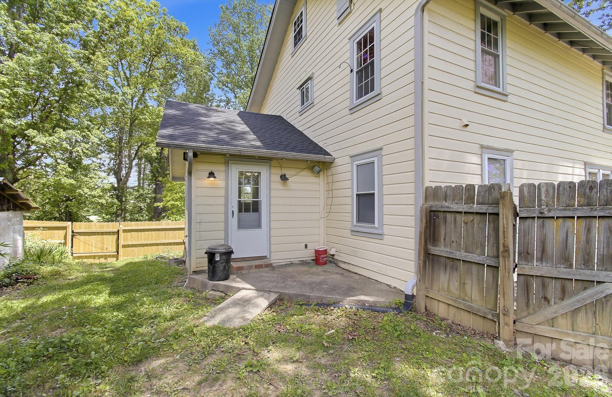 479 Street Pauls Road Hendersonville NC 28792