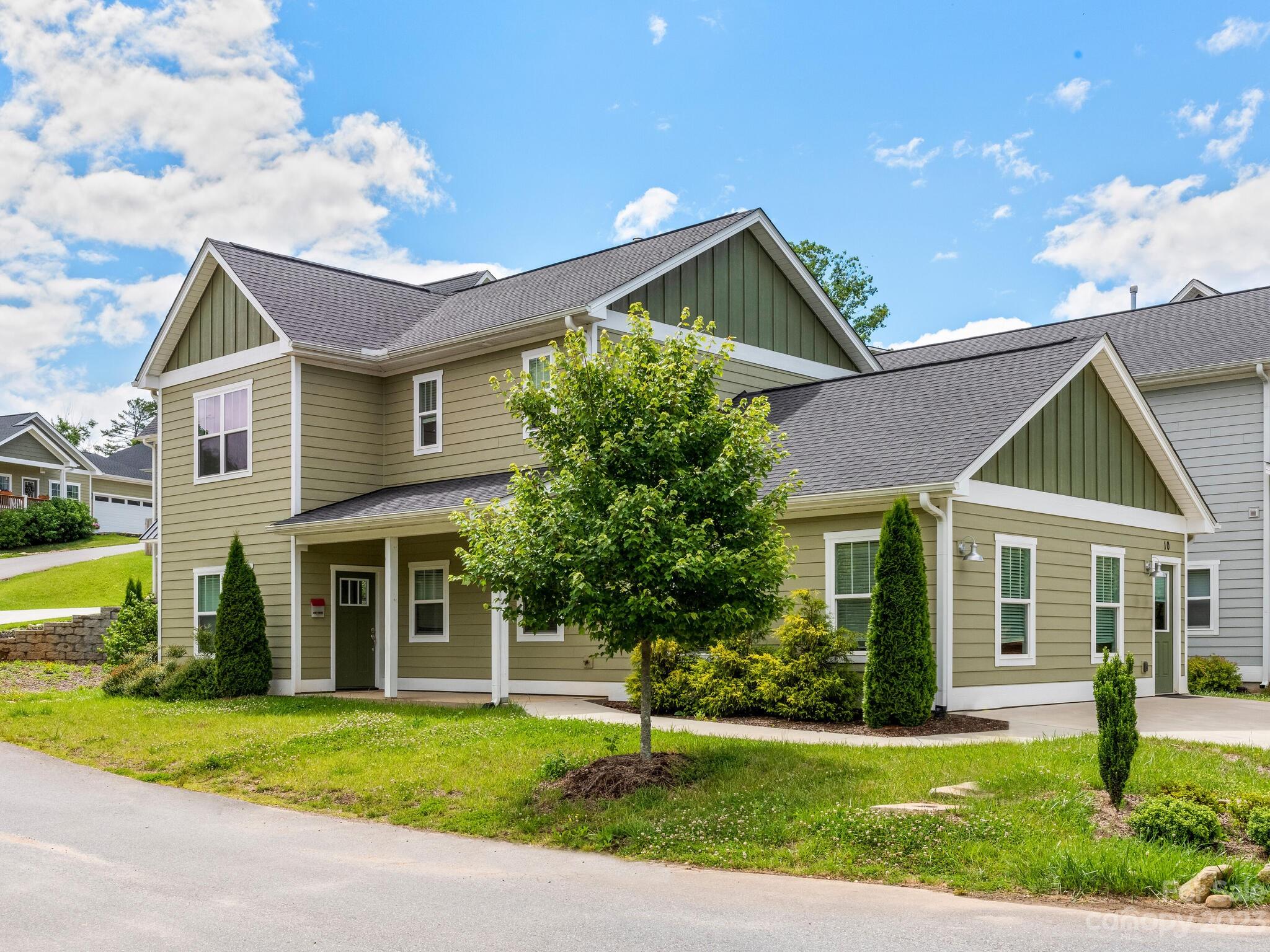 10 Greenwood Fields Drive Asheville NC 28804