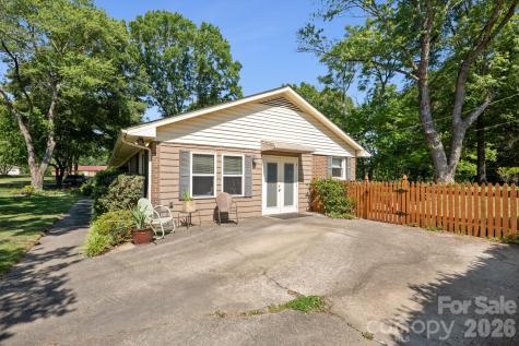 4323 Creemore Drive Charlotte NC 28213