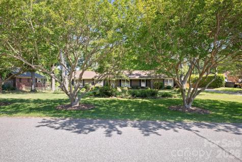 4323 Creemore Drive Charlotte NC 28213