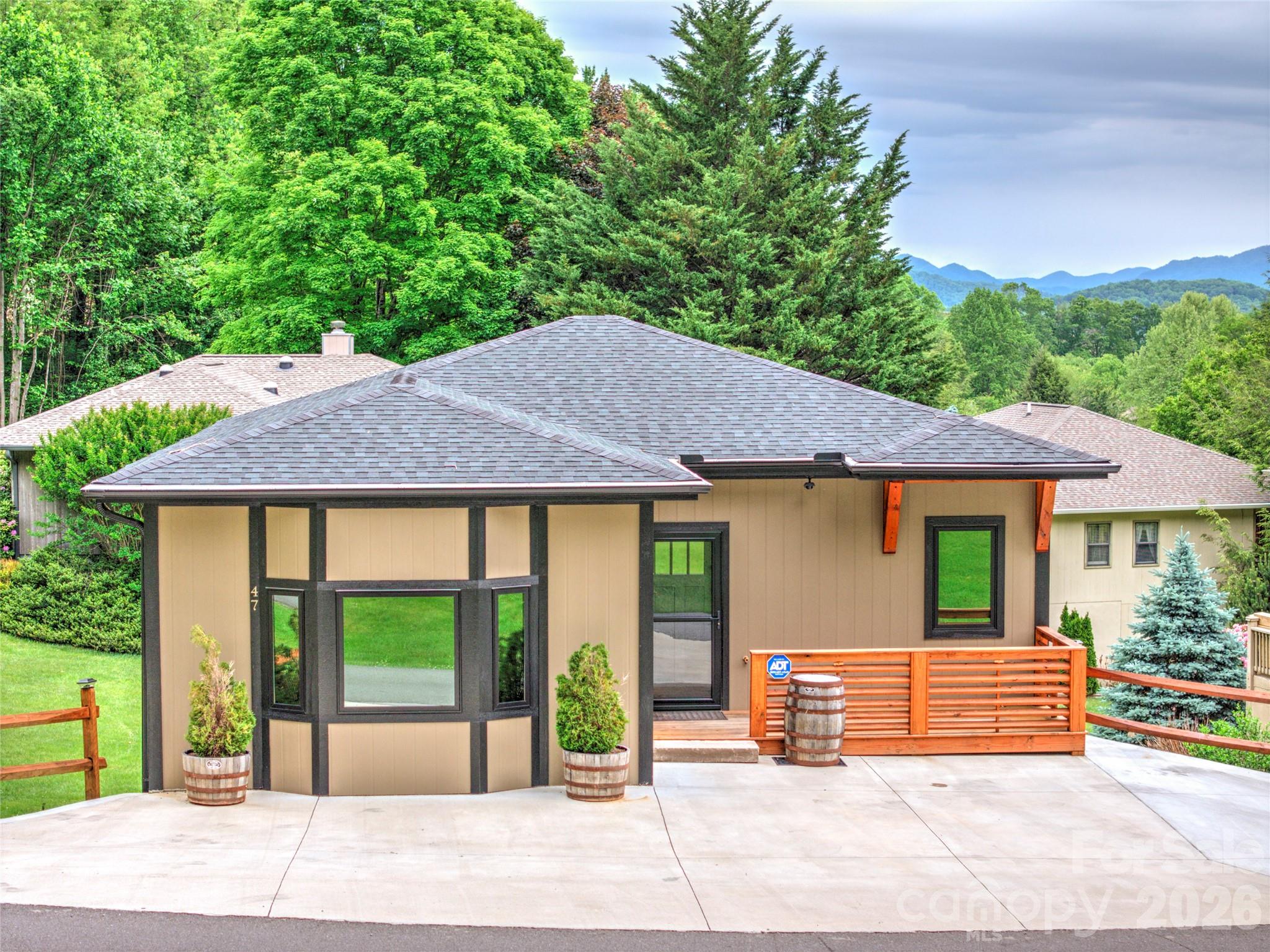 47 Winghaven Heights Waynesville NC 28786