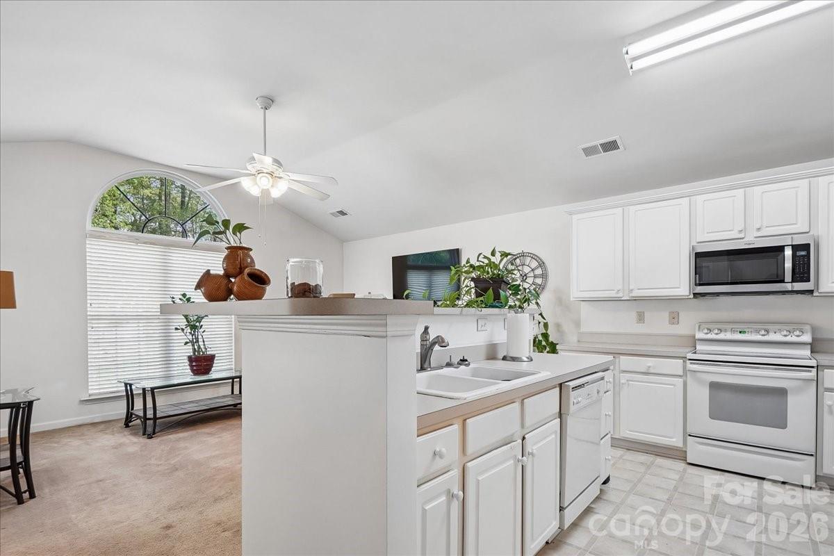 2127 Candlelight Woods Drive Matthews NC 28105
