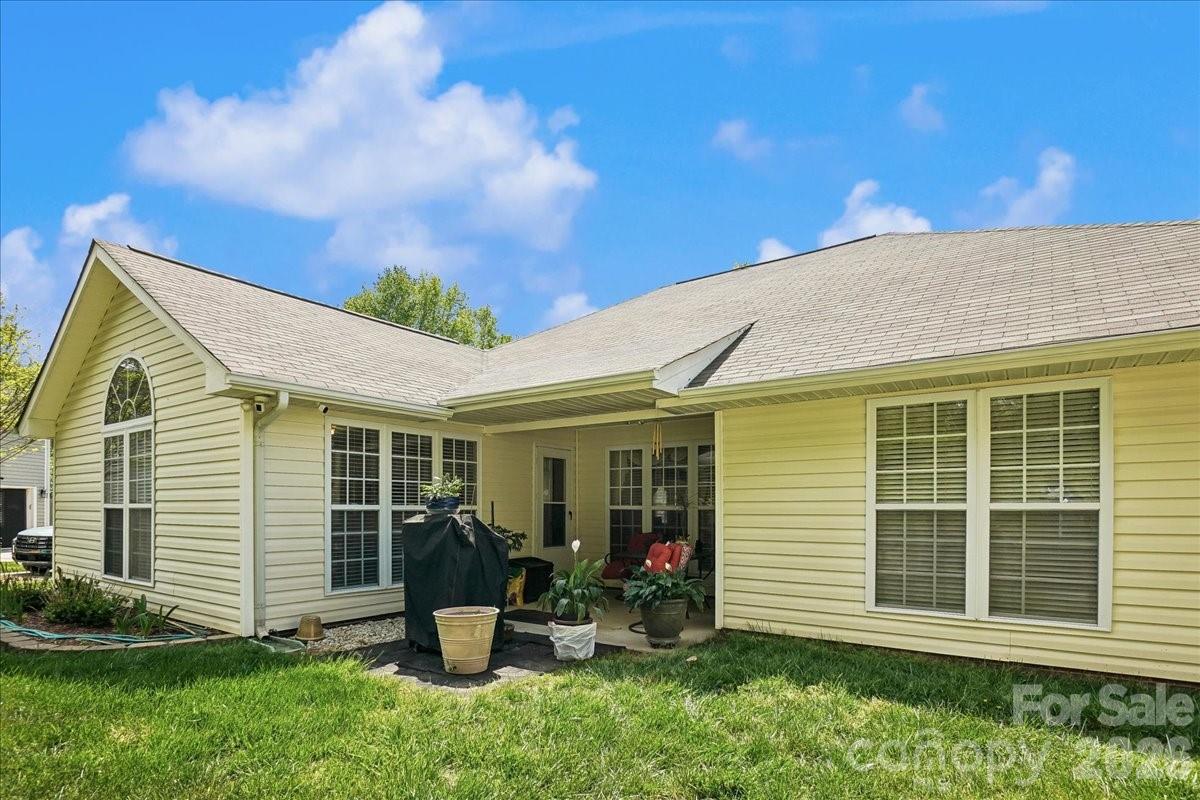 2127 Candlelight Woods Drive Matthews NC 28105