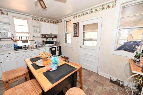 478 Foxwood Drive Marion NC 28752