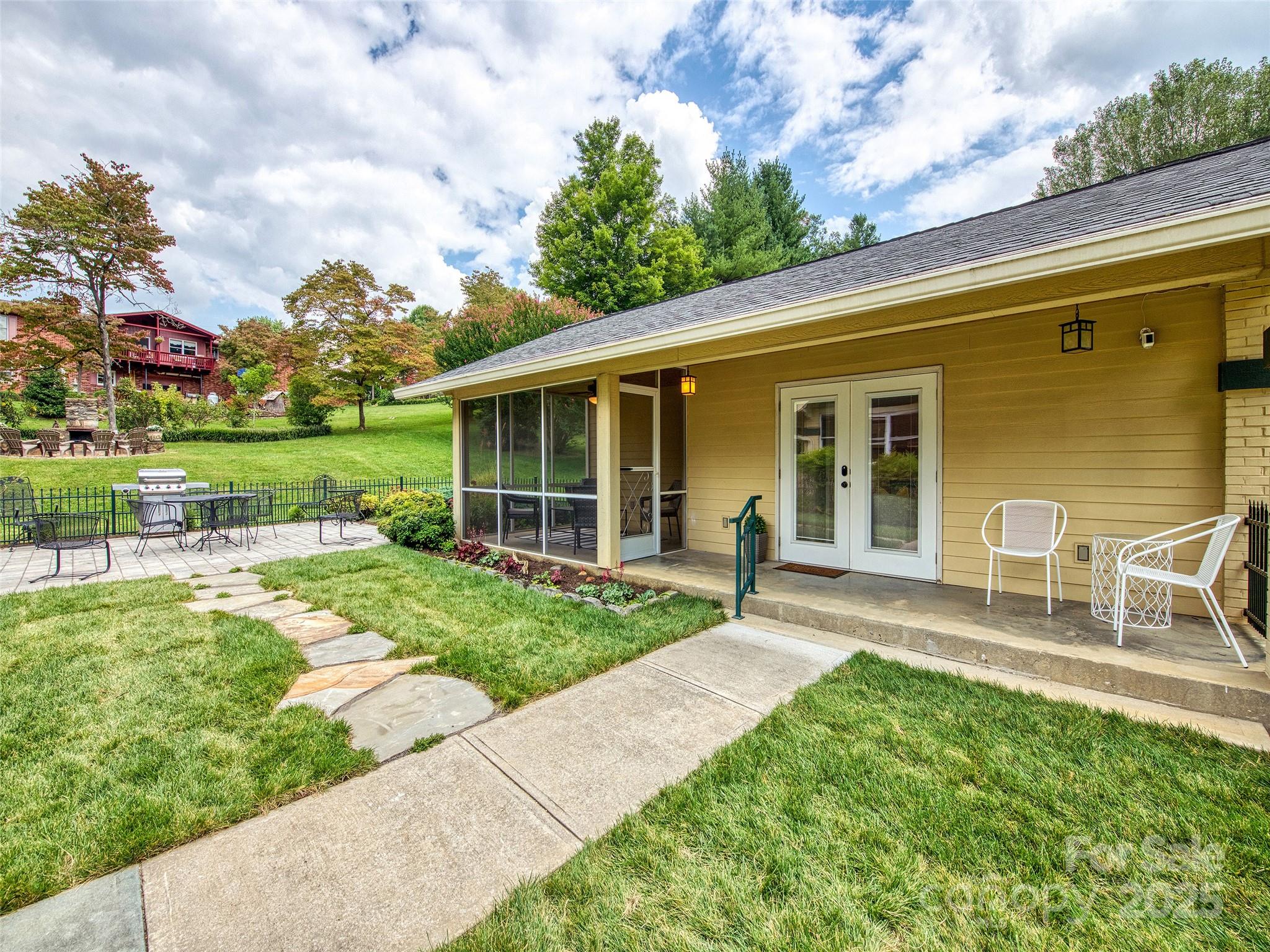 85 E Marshall Street Waynesville NC 28786