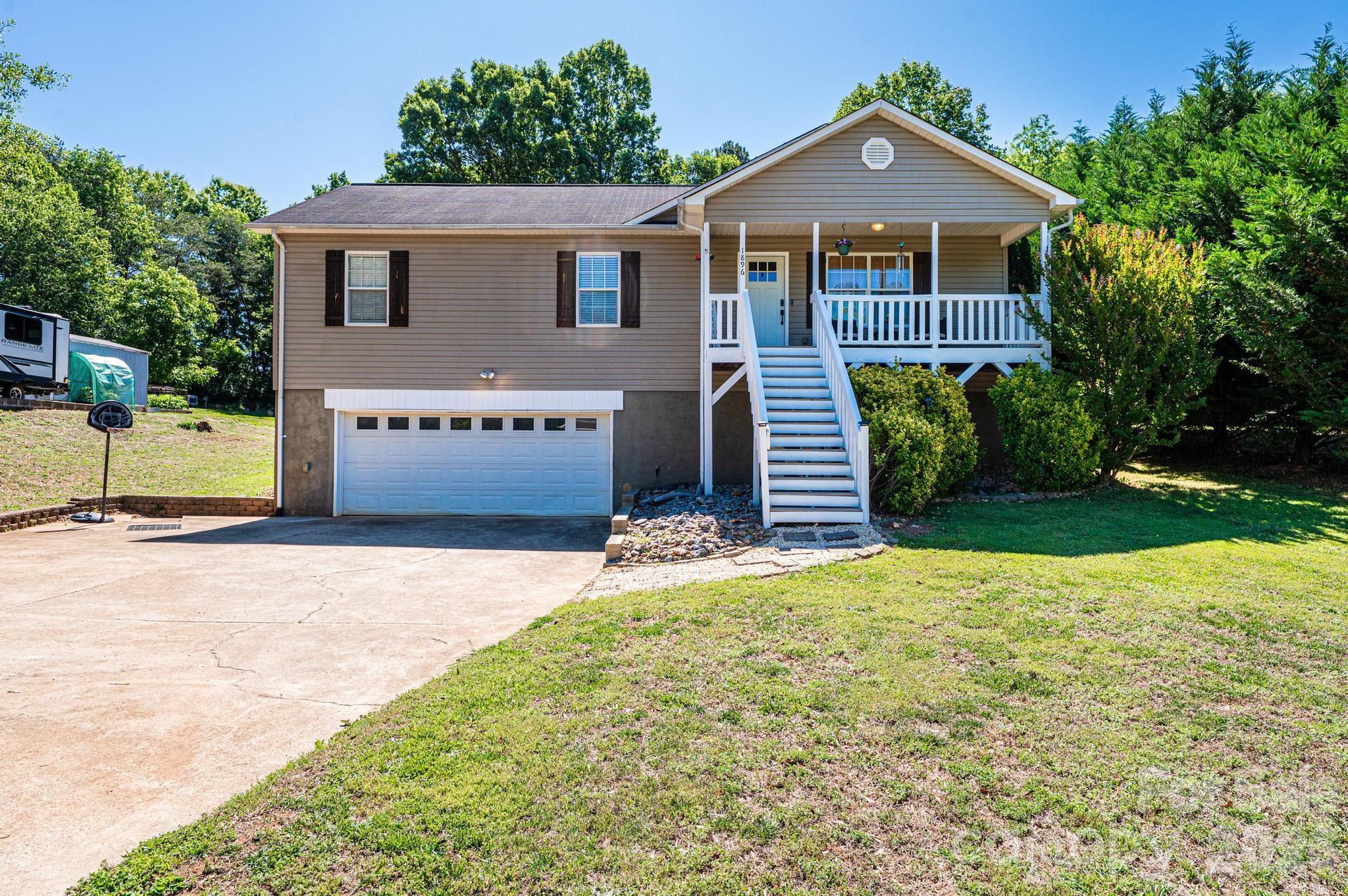 1896 Bakers Glade Lane Hickory NC 28602