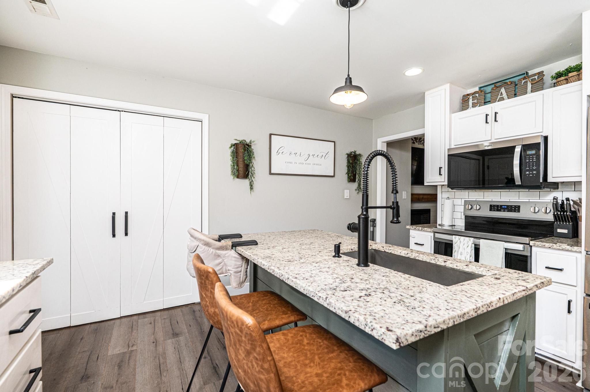 1896 Bakers Glade Lane Hickory NC 28602