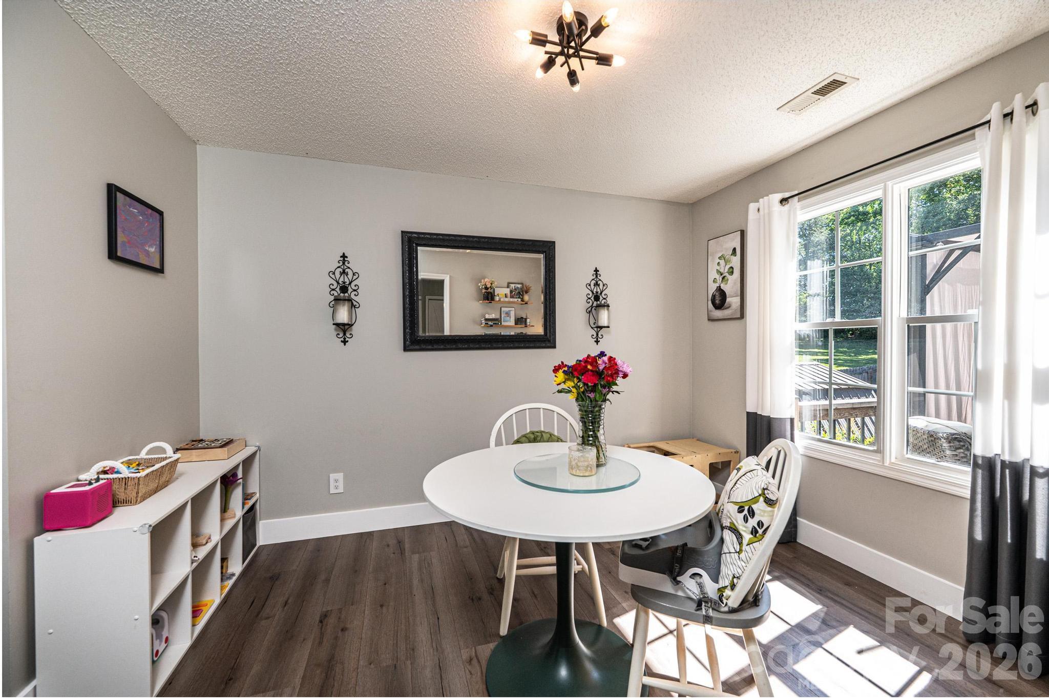1896 Bakers Glade Lane Hickory NC 28602