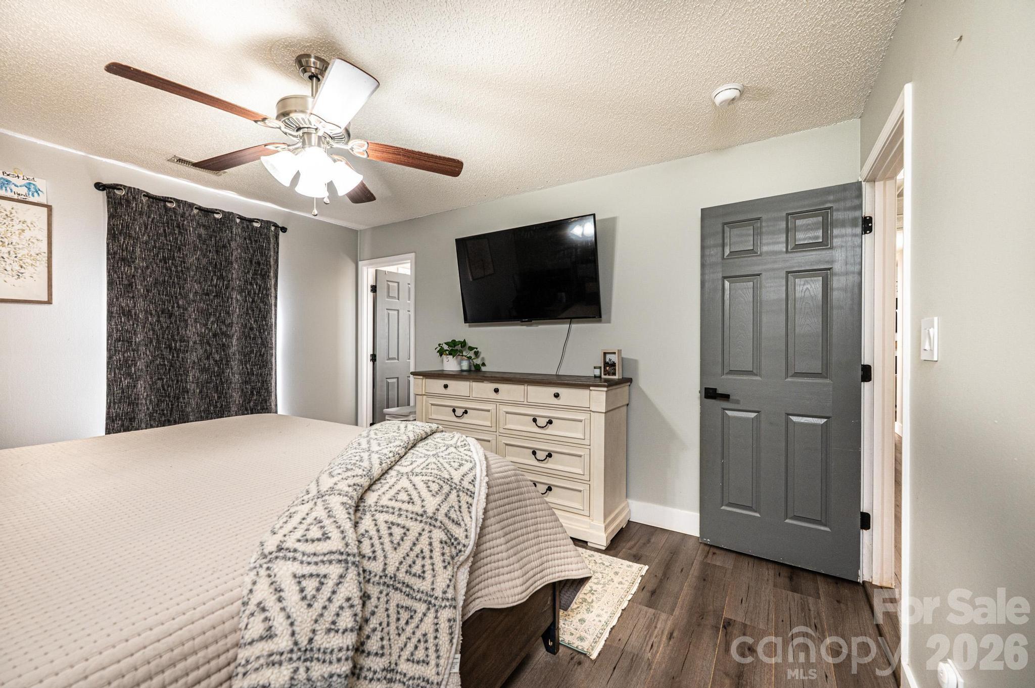 1896 Bakers Glade Lane Hickory NC 28602