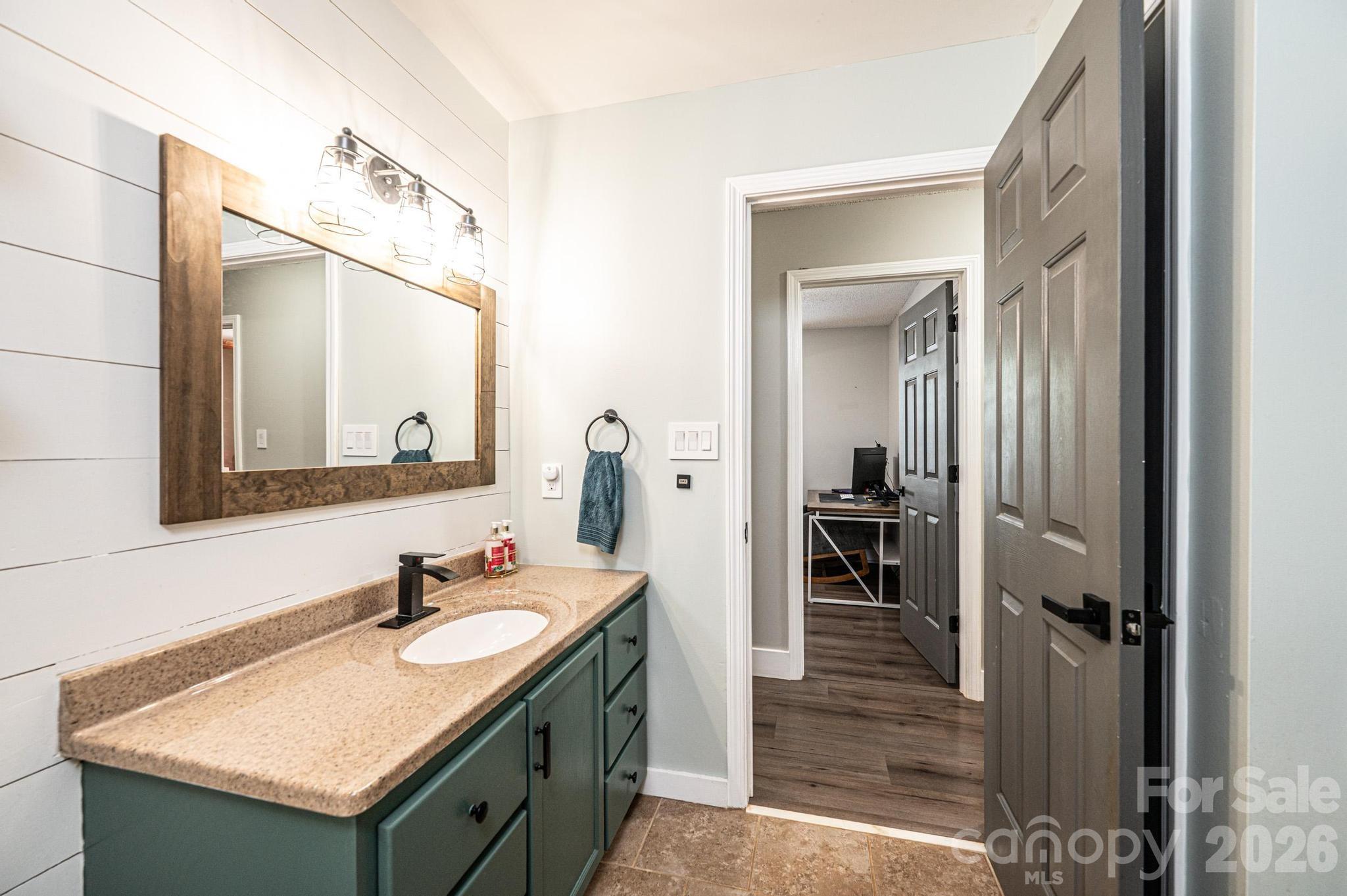 1896 Bakers Glade Lane Hickory NC 28602