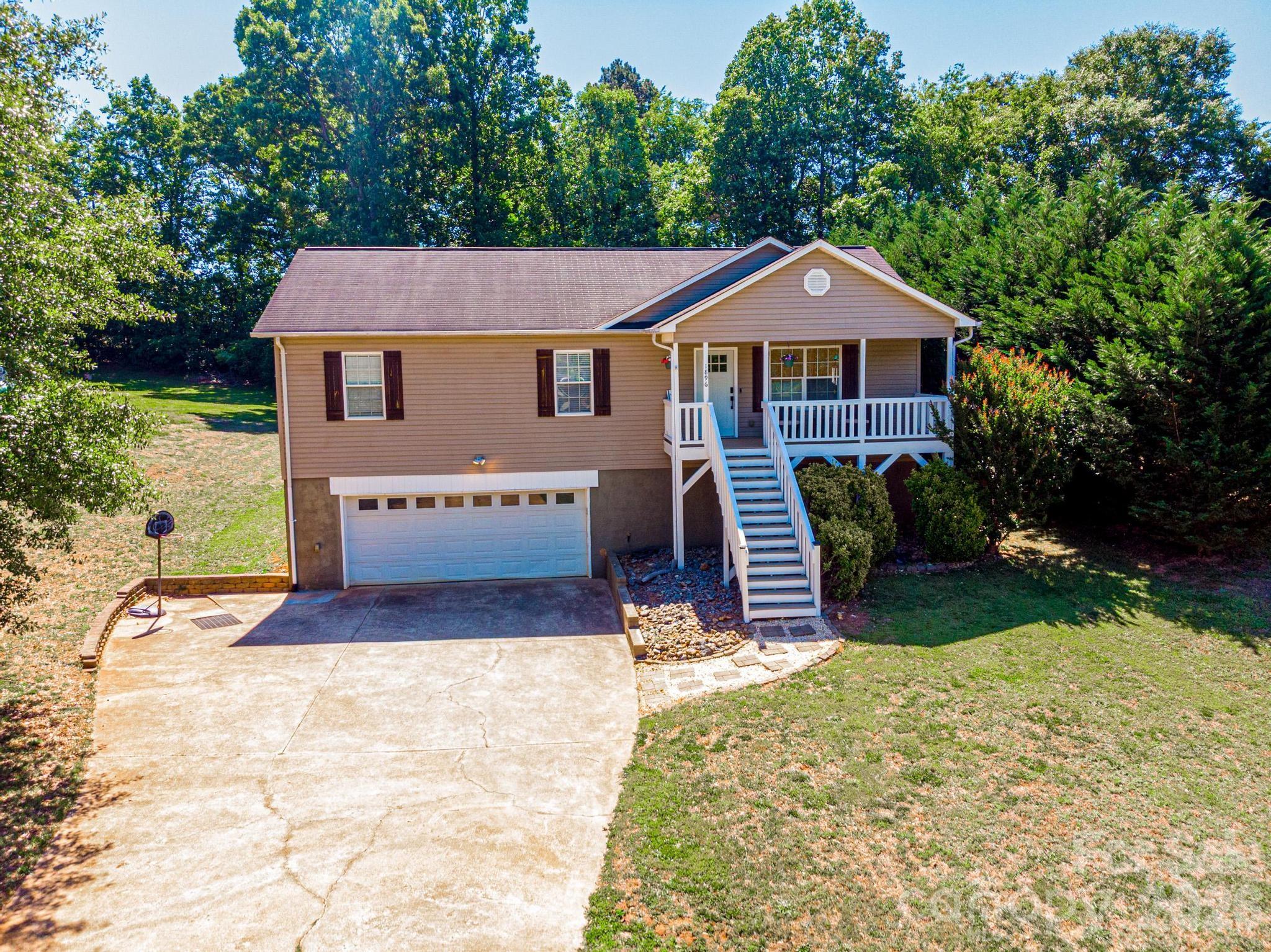 1896 Bakers Glade Lane Hickory NC 28602