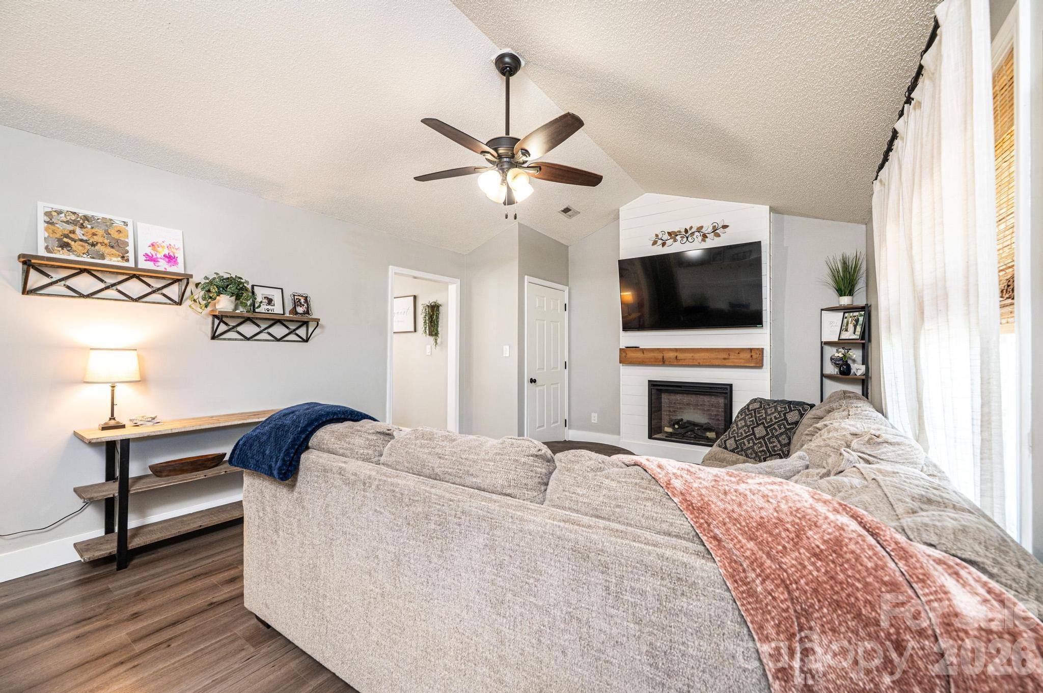 1896 Bakers Glade Lane Hickory NC 28602